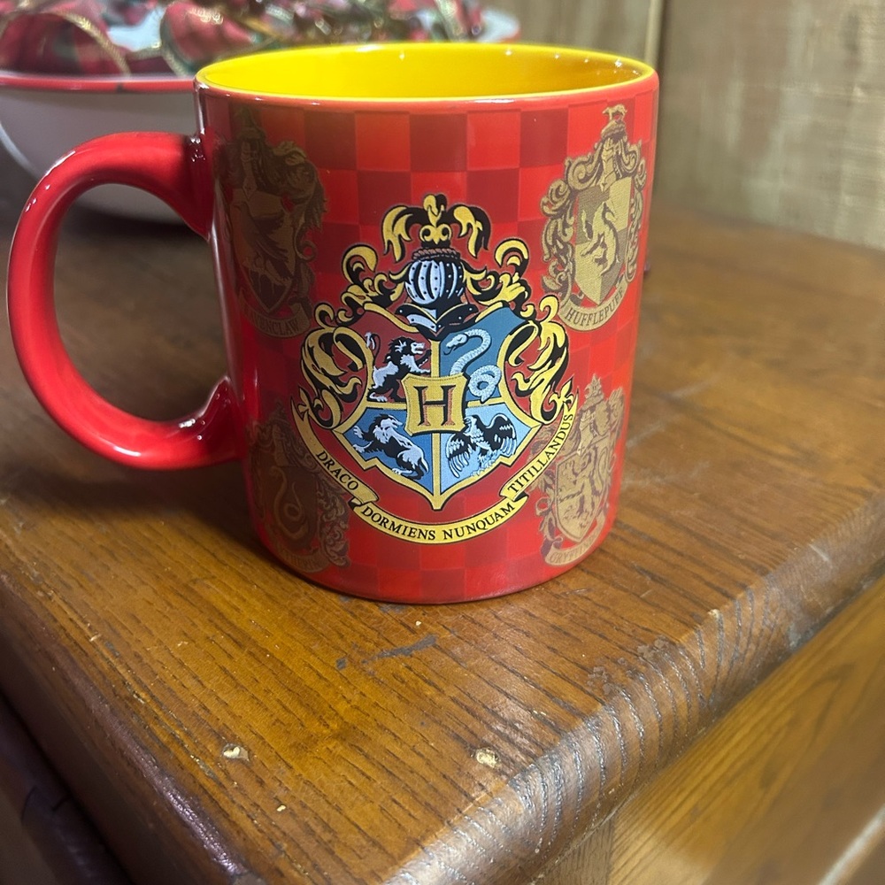 Harry Potter Red Hogwarts 20oz. Ceramic Mug